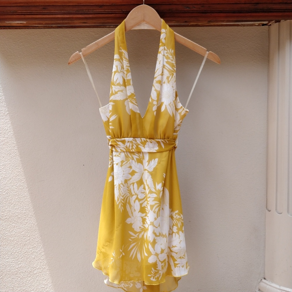 Hawaiian halter top